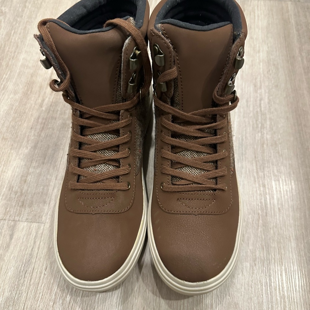 New Merrell Brown Lace-Up Boots with Cream Sole - Picture 13 of 14